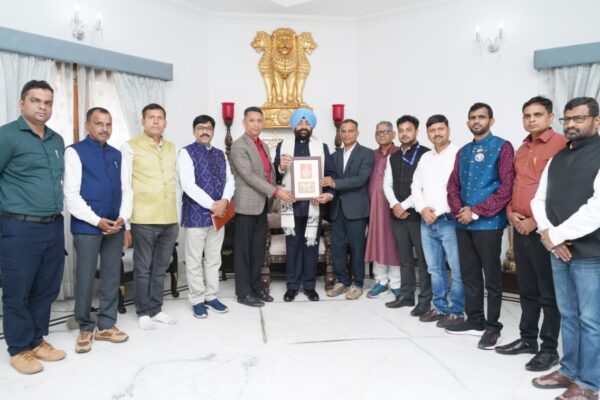प्रेस टूर पर देहरादून पहुंचे ओडिशा के पत्रकारों के दल ने उत्तराखंड के राज्यपाल से लोकभवन में की भेंट
